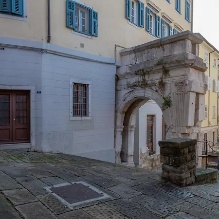 Casa Vacanze All'arco Di Riccardo Apartment